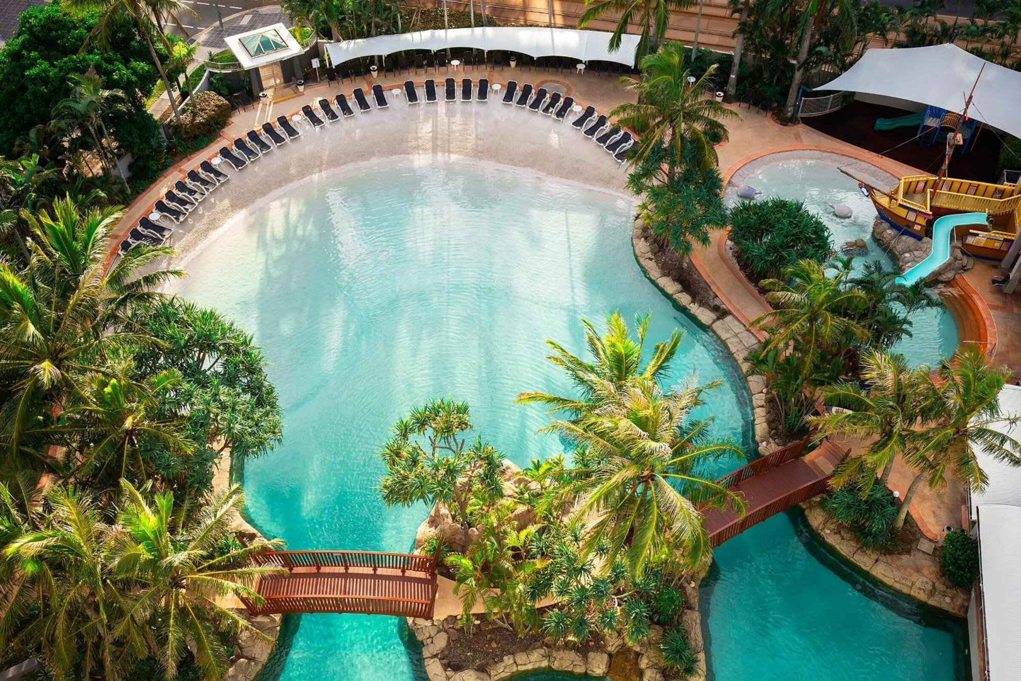 Holiday Holiday Crown Towers Gold Coast Exterior photo
