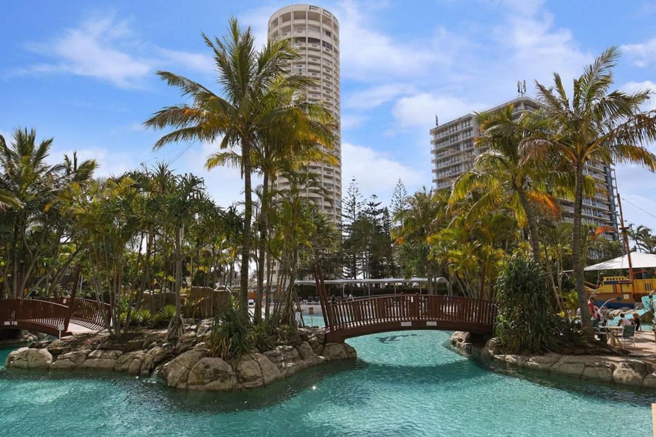 Holiday Holiday Crown Towers Gold Coast Exterior photo