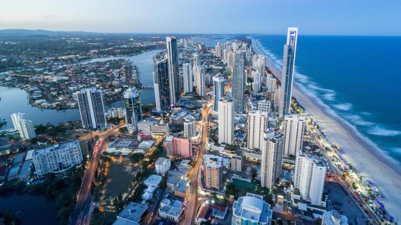 Holiday Holiday Crown Towers Gold Coast Exterior photo
